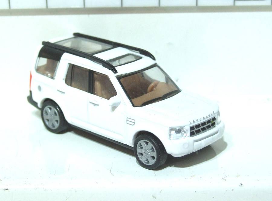 MALIBU HO: Highly Detailed Land Rover Discovery 3  in Good Un-Boxed Condition.
