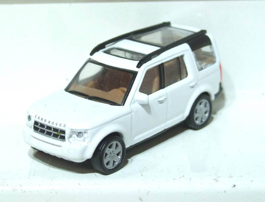 MALIBU HO: Highly Detailed Land Rover Discovery 3  in Good Un-Boxed Condition.