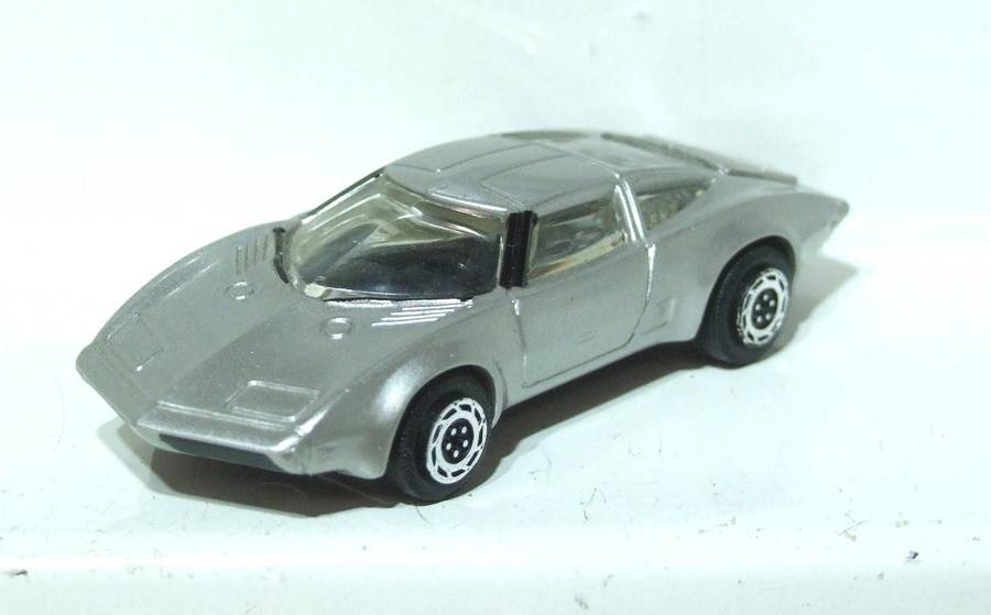 TM GM Corp HO: Highly Detailed 98 Aero Vette GT in Good Un-Boxed Condition.