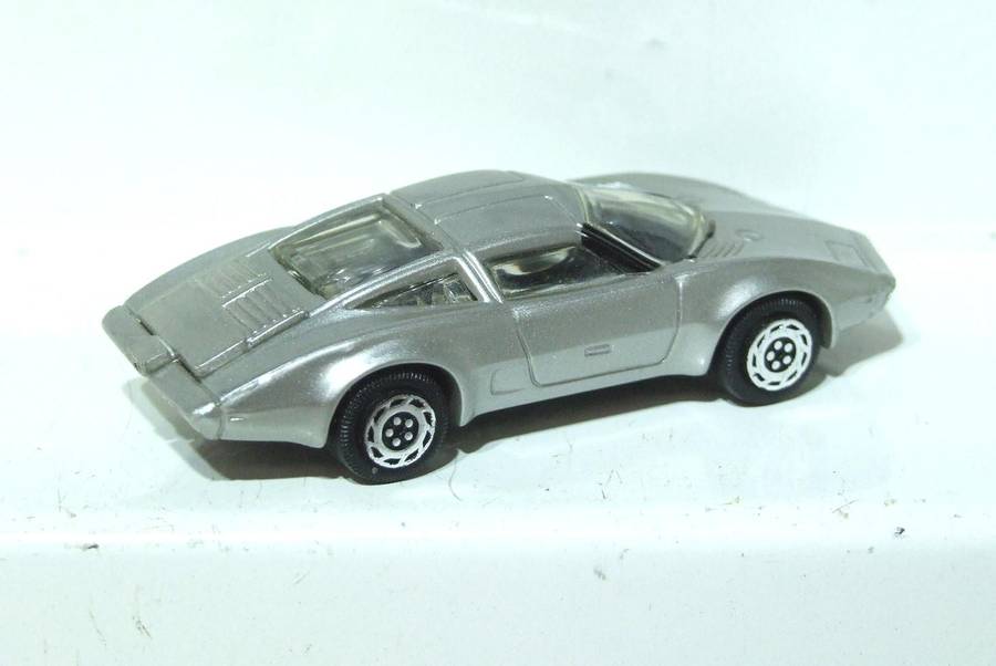 TM GM Corp HO: Highly Detailed 98 Aero Vette GT in Good Un-Boxed Condition.