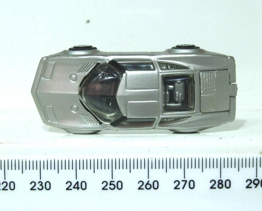 TM GM Corp HO: Highly Detailed 98 Aero Vette GT in Good Un-Boxed Condition.