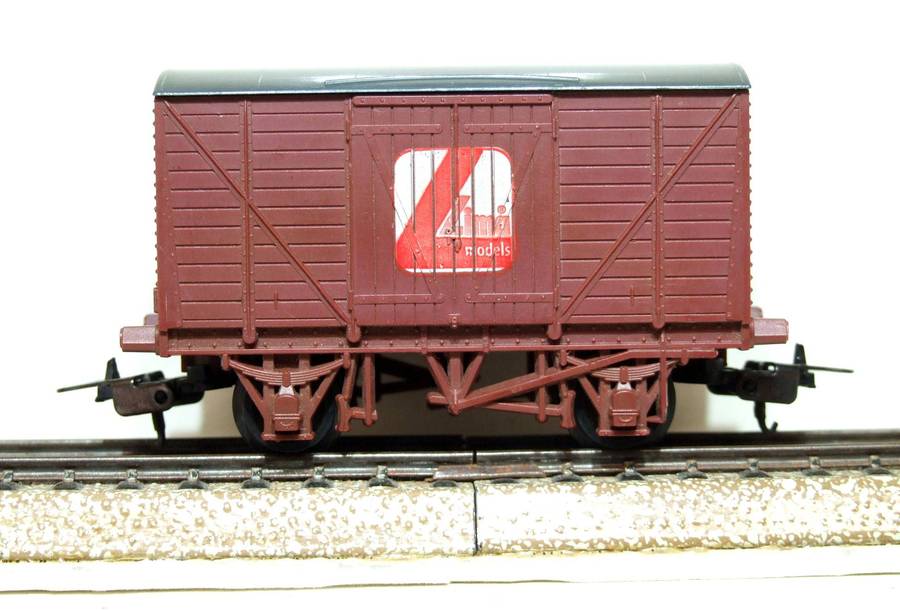 LIMA OO:  Vintage LIMA Junior Box Car in Good Un-Boxed condition (Italy)