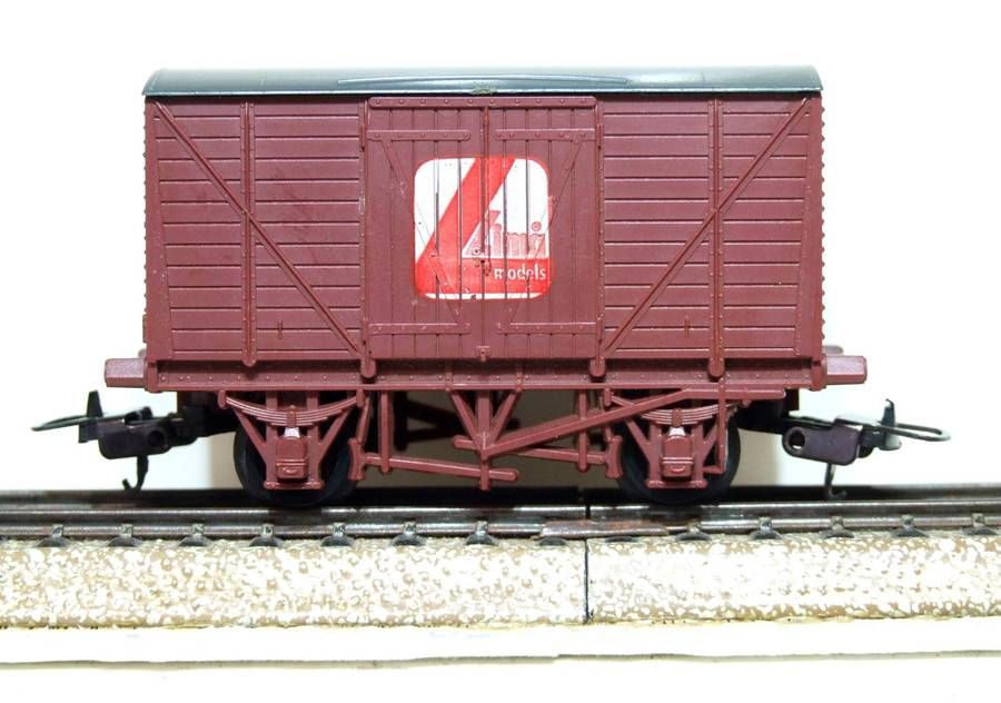 LIMA OO:  Vintage LIMA Junior Box Car in Good Un-Boxed condition (Italy)
