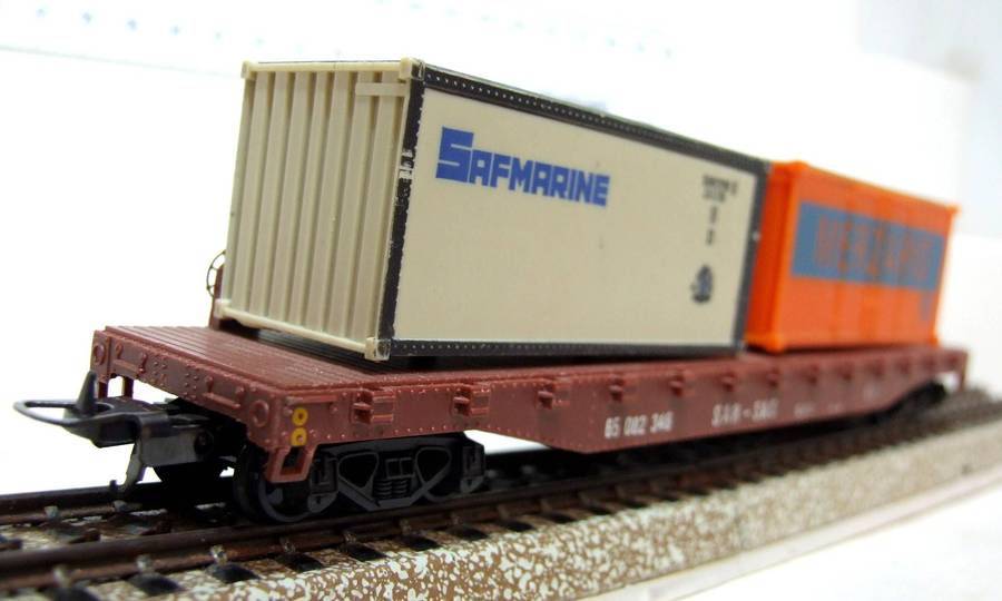LIMA HO: SAR Container Carrier with Load in Good Un-Boxed Used Condition (Italy)
