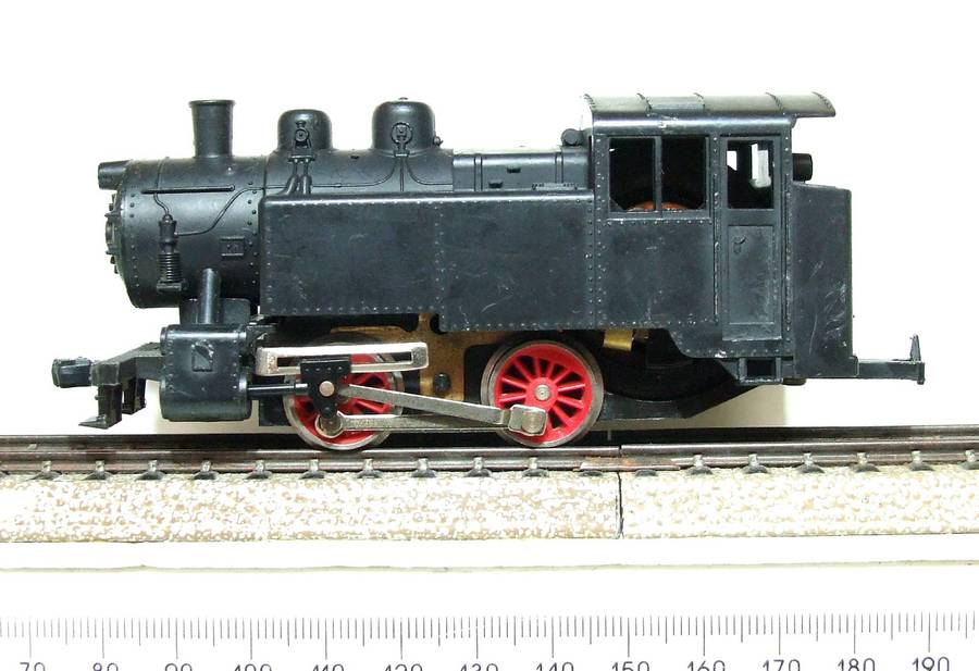 LIMA HO: Unmarked  European Style Tank Locomotive in Fair, Un-boxed and Used Condition(Italy)