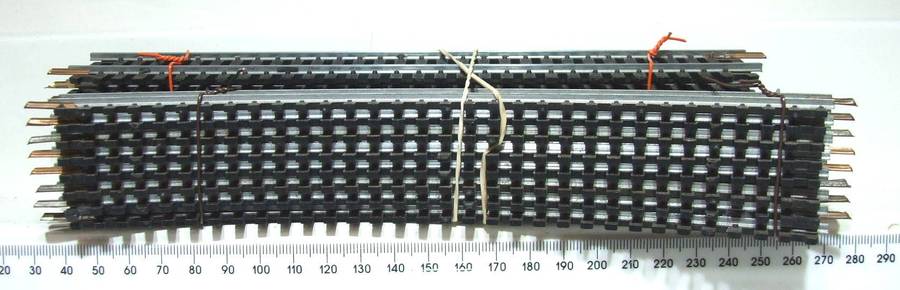 LIMA HO: 8pc Curved(393030) 10pc Strait(393020) Steel Track in Good Used un-boxed condition.(Italy))