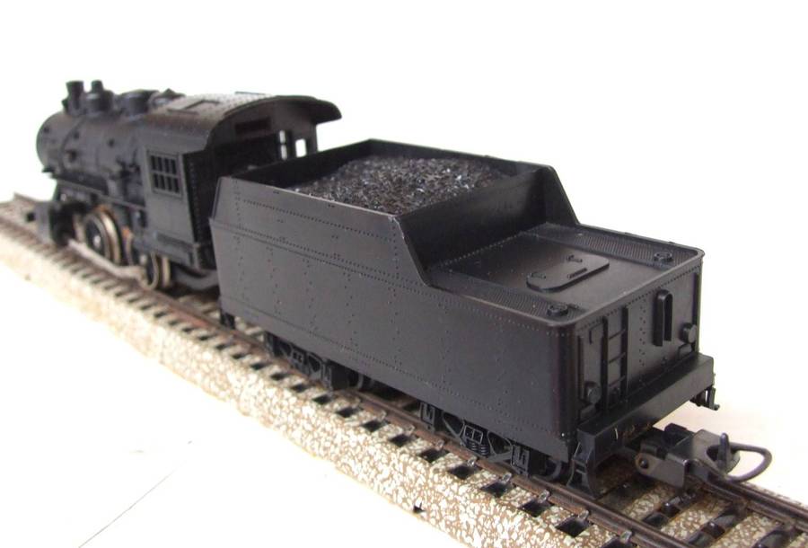LIMA HO:  Unmarked Locomotive with Water Tender in Fair, Un-boxed and Used Condition(Italy)