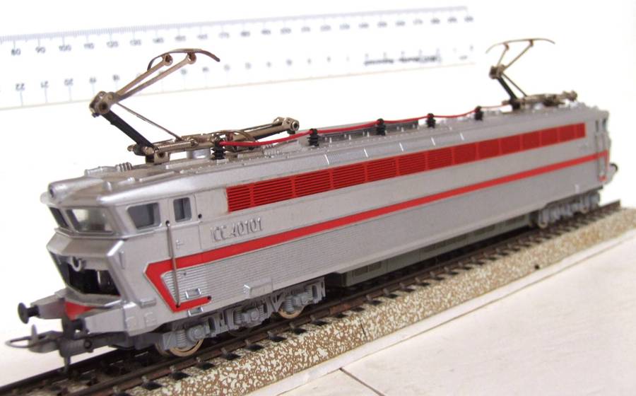 LIMA HO:  Vintage SNCF European Electric Locomotive in Good Un-Boxed condition (Italy)