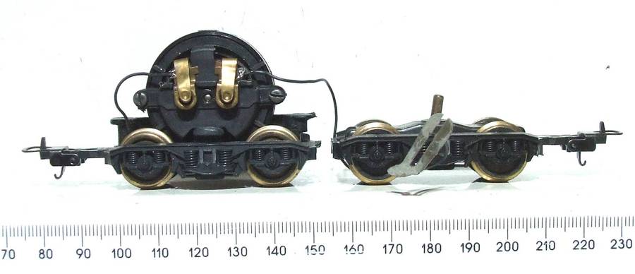 LIMA HO: SAR E5 Loco Power Bogies with Low Gearing Configuration in Good Condition for Parts.(Italy)