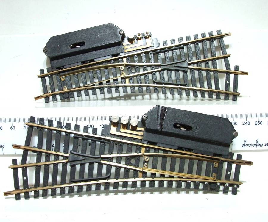 LIMA HO/OO:  Brass Electro-Magnetic RH+LH Points in Good Used and Un-Boxed Condition.(Italy)