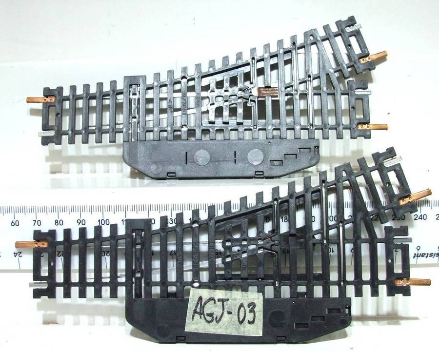 LIMA HO/OO: Steel Manual 2pc RH Points in Good Used and Un-Boxed Condition.(Italy)