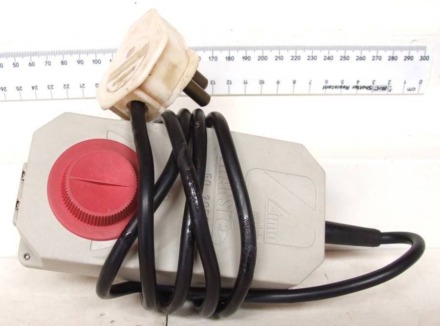 LIMA POWER SUPPLY:  European 220V/12.5V DC Power Supply/Controller in good un-boxed condition(Italy)