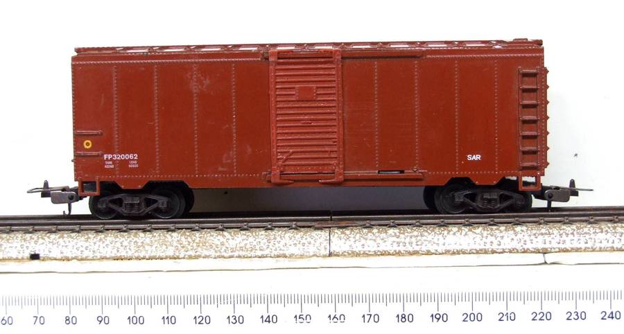 LIFE-LIKE HO: SAR FP Box Car with Sliding Doors in Good Boxed, Used condition (HKong)