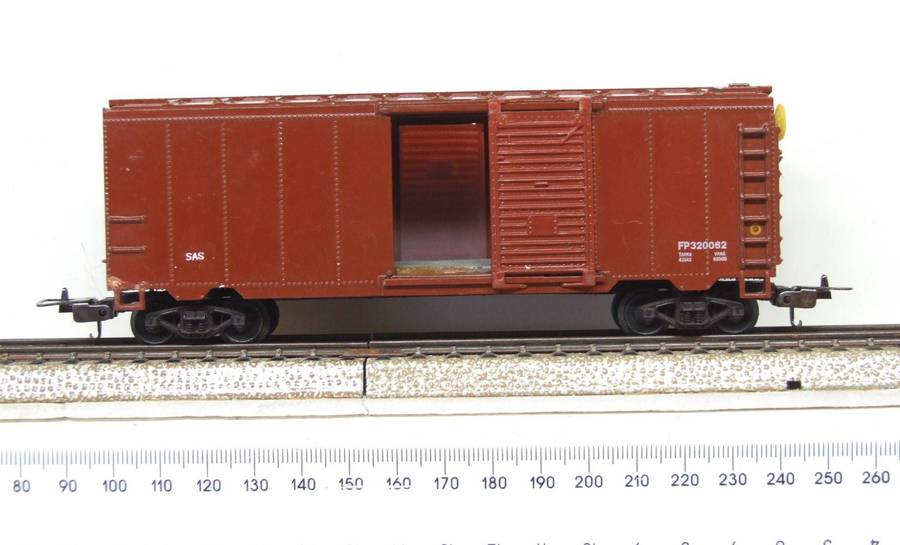 LIFE-LIKE HO: SAR FP Box Car with Sliding Doors in Good Boxed, Used condition (HKong)