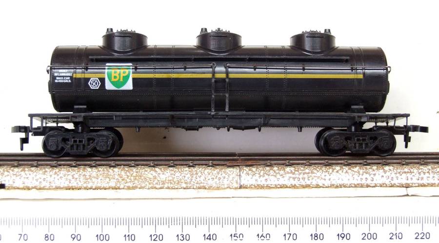 LIMA HO: European "BP" Three Dome  Fuel Tanker in Fair Unboxed, Used condition (Italy)