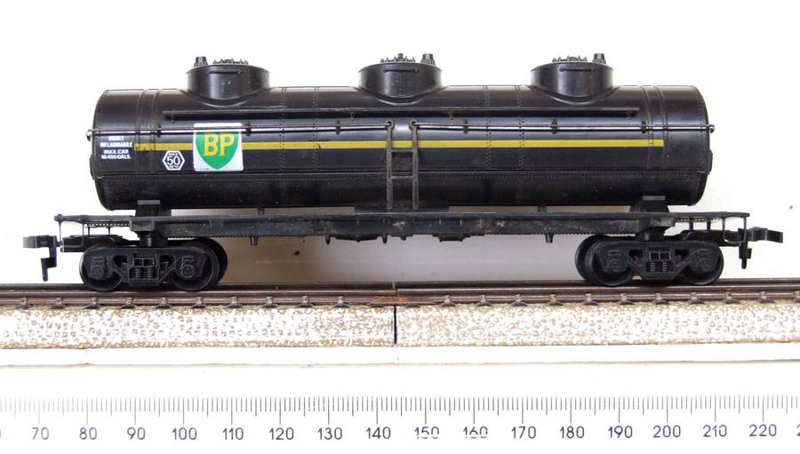LIMA HO: European "BP" Three Dome  Fuel Tanker in Fair Unboxed, Used condition (Italy)