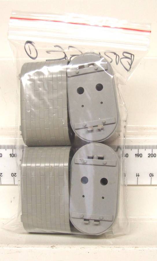 MARKLIN HO:  On Auction is this 4pc Bridge Pylons(7253) for M-Track in Good Used Condition.(GR)