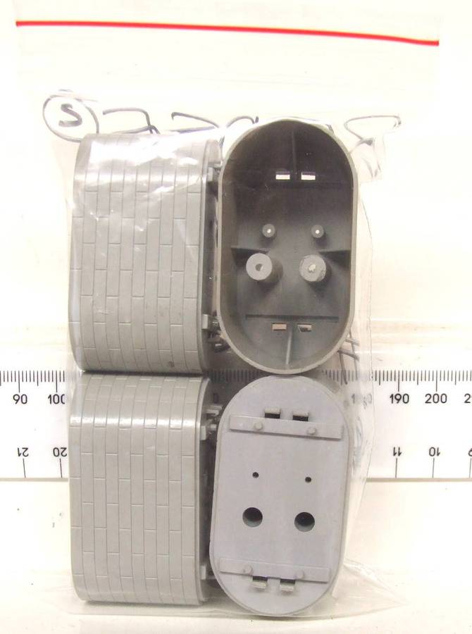 MARKLIN HO:  On Auction is this 4pc Bridge Pylons(7253) for M-Track in Good Used Condition.(GR)