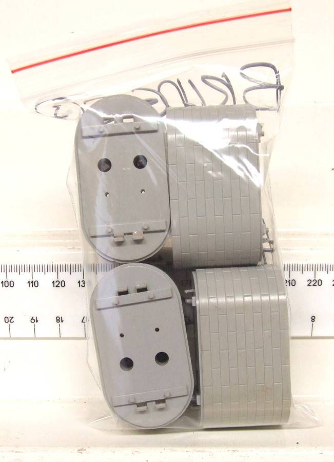 MARKLIN HO:  On Auction is this 4pc Bridge Pylons(7253) for M-Track in Good Used Condition.(GR)