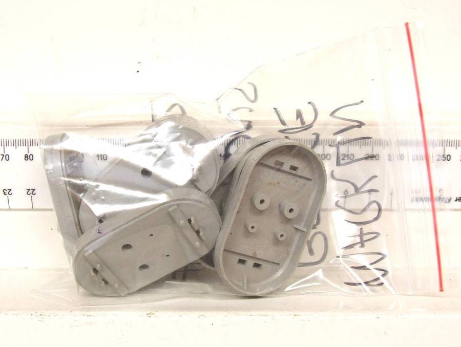 MARKLIN HO:  On Auction is this 10pc Bridge Pylons(7252) for M-Track in Good Used Condition.(GR)