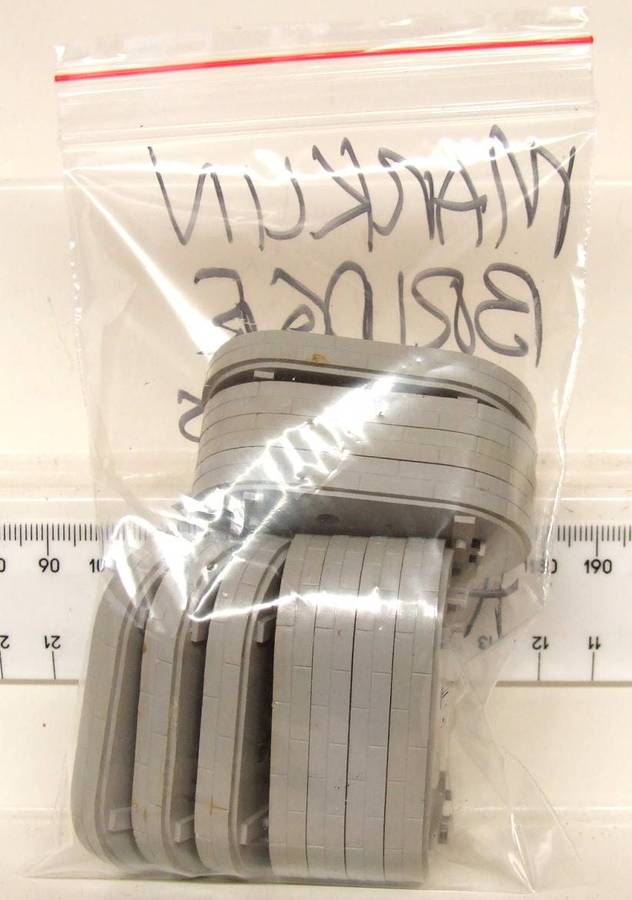 MARKLIN HO:  On Auction is this 10pc Bridge Pylons(7252) for M-Track in Good Used Condition.(GR)