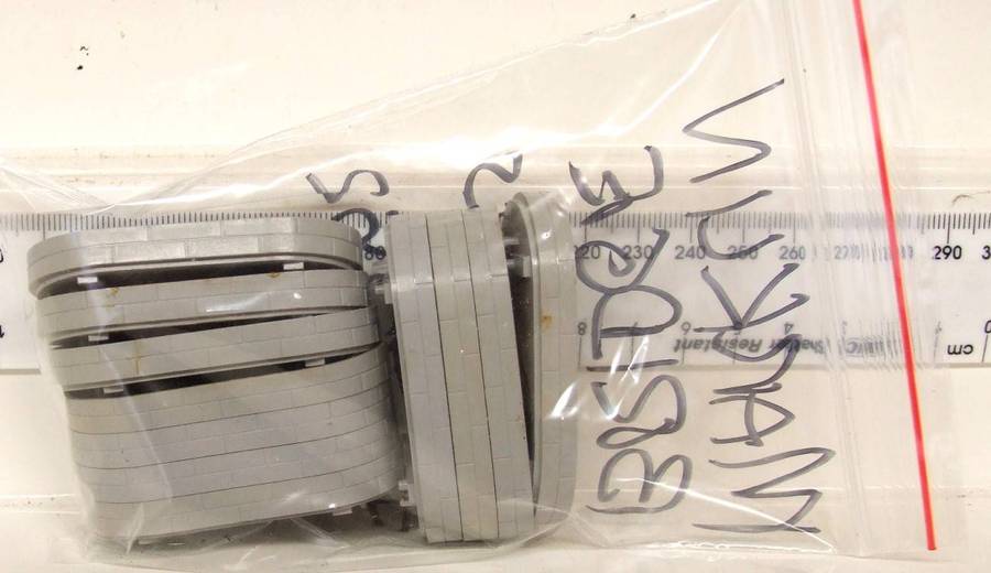 MARKLIN HO:  On Auction is this 10pc Bridge Pylons(7252) for M-Track in Good Used Condition.(GR)