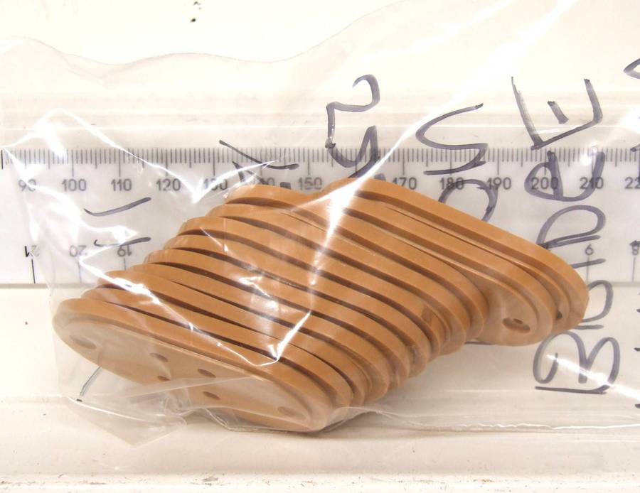 MARKLIN HO:  On Auction is this 11pc Bridge Spacers(7251) for M-Track in Good Used Condition.(GR)