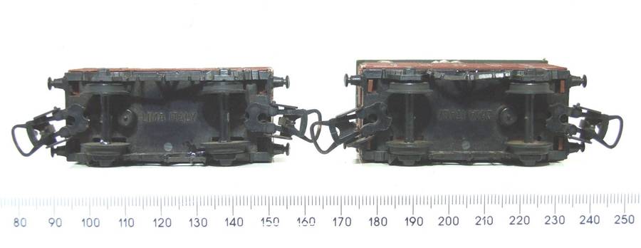 LIMA HO:  2x Vintage LIMA Junior Freight Cars in Fair,used and Un-Boxed condition (Italy)