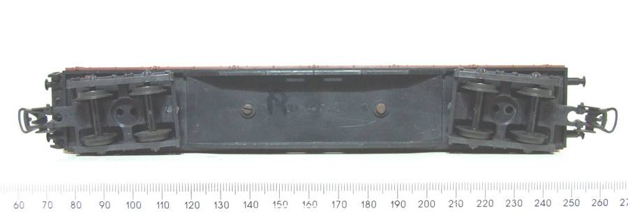 LIMA HO: Long Lowsided Freight Wagon with Pipe Load in Fair Un-boxed, Used condition (Italy)