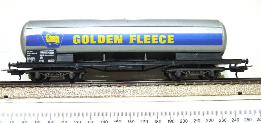 LIMA HO: Vintage GOLDEN FLEECE Tanker Wagon in Fair  Un-Boxed Condition (Italy)