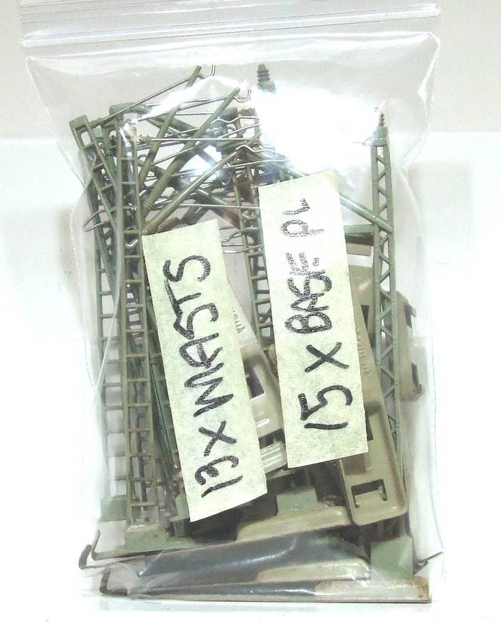 MARKLIN HO: 28pc Vintage M-Track Railway Canatery Masts in Fair Condition (GR)