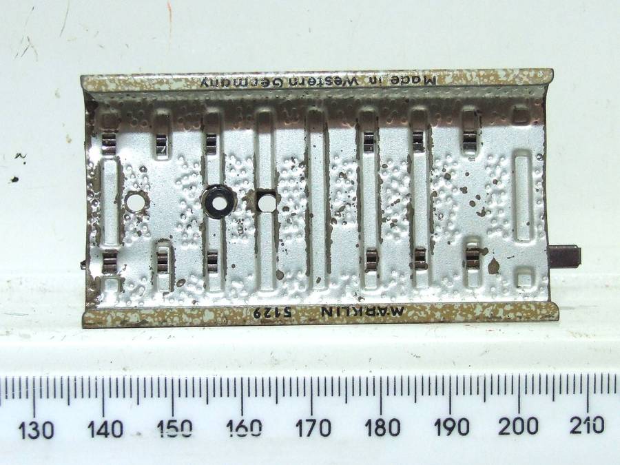 MARKLIN HO:  Vintage M-Track Railway Buffer Stop in Good Boxed Condition (GR)