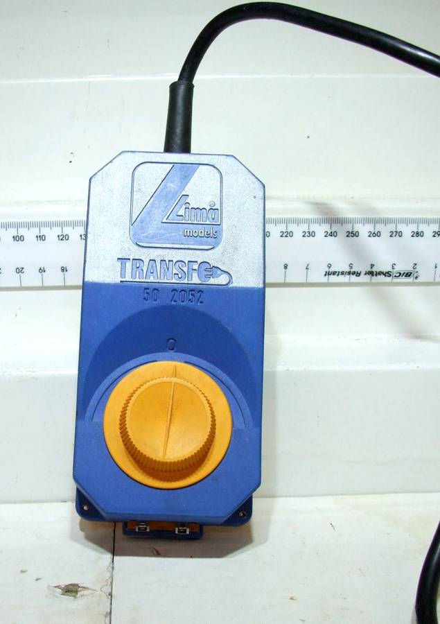 LIMA POWER SUPPLY:  European 220V/10.5V DC Power Supply/Controller in good un-boxed condition(Italy)