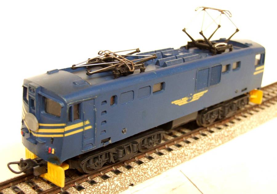 LIMA HO:  SAR ` Blue Train` E6 (Life-Like body) Locomotive in Fair condition.(Italy)
