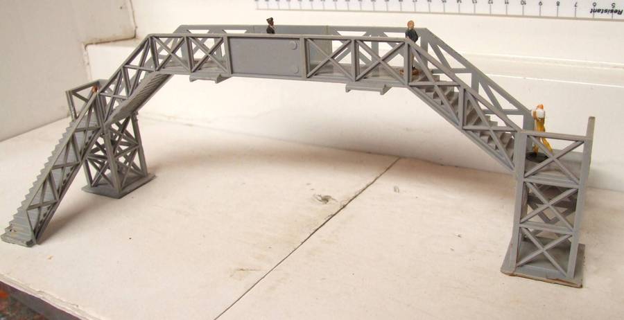 SCENERY HO:  On Auction is this Plastic Double Track Pedestrian Crossing in Fair Used Condition.