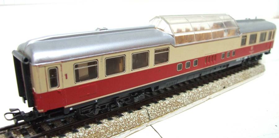 MARKLIN HO: Vintage `DB` 1st Class Observation Passenger Coach in Fair un-boxed condition (Germany)