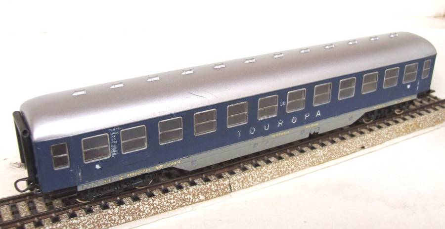 FLEISCHMANN HO: Vintage `DB TOROPA" 1st Class Passenger Coach in Fair un-boxed condition (Germany)