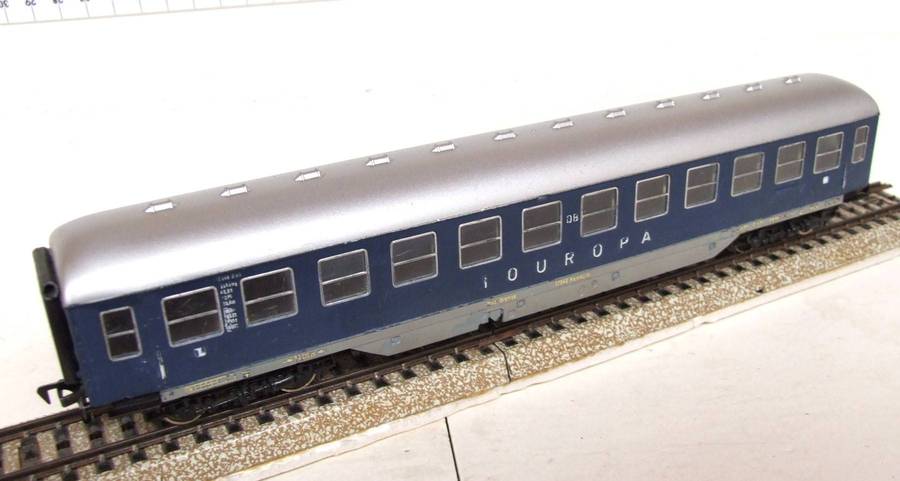 FLEISCHMANN HO: Vintage `DB TOROPA" 1st Class Passenger Coach in Fair un-boxed condition (Germany)
