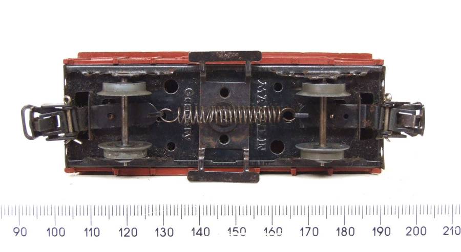 MARKLIN HO: Vintage DB Closed Freight Car in Fair Un-boxed, Used condition (W/GR)