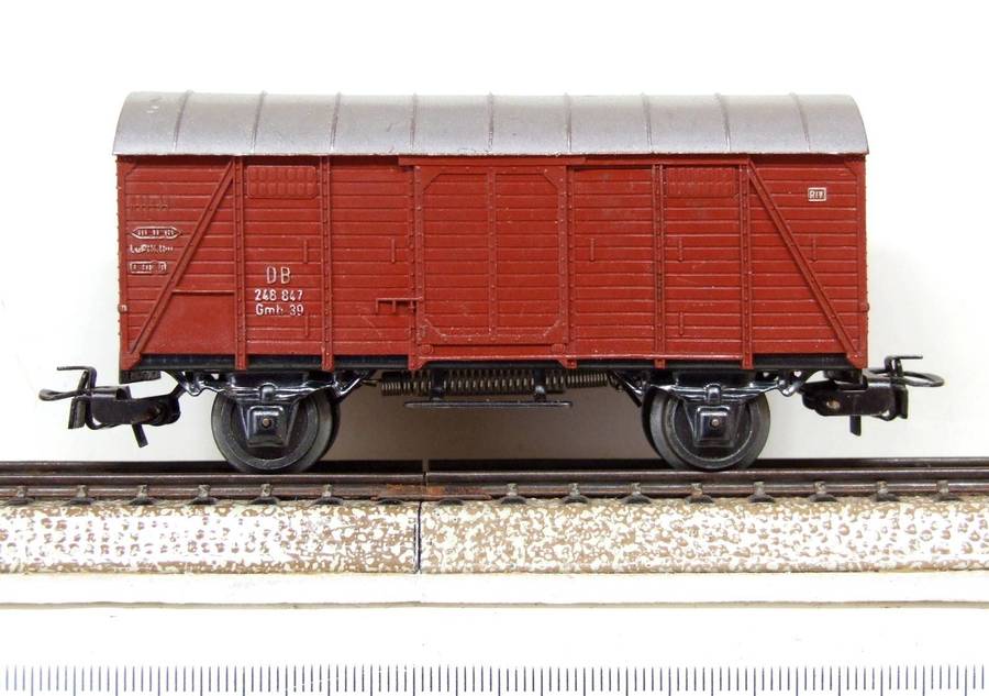 MARKLIN HO: Vintage DB Closed Freight Car in Fair Un-boxed, Used condition (W/GR)