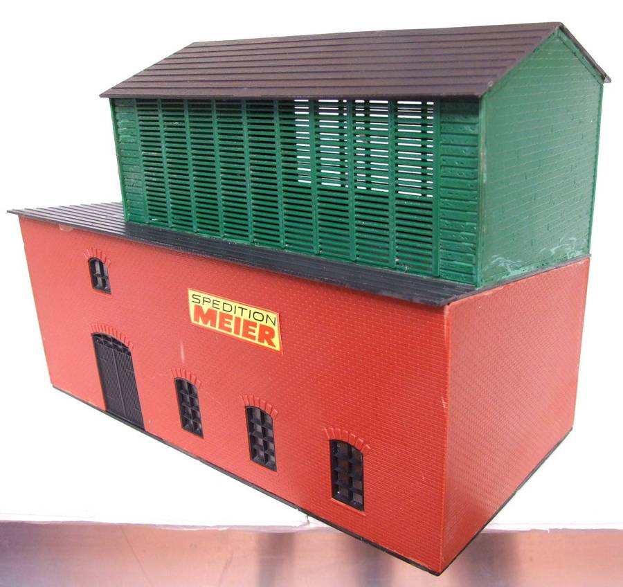 SCENERY HO/OO:  On Auction is this Plastic Factory Building in Fair Used Condition.
