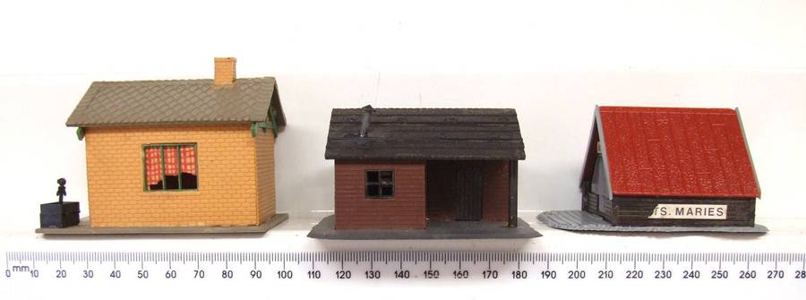 SCENERY HO/OO:  On Auction are these Small Plastic  Buildings in Fair Used Condition.