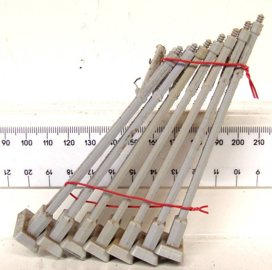 ELECTROTREN HO: 7pc Vintage Railway Canatery Masts in Fair Condition (Spain)