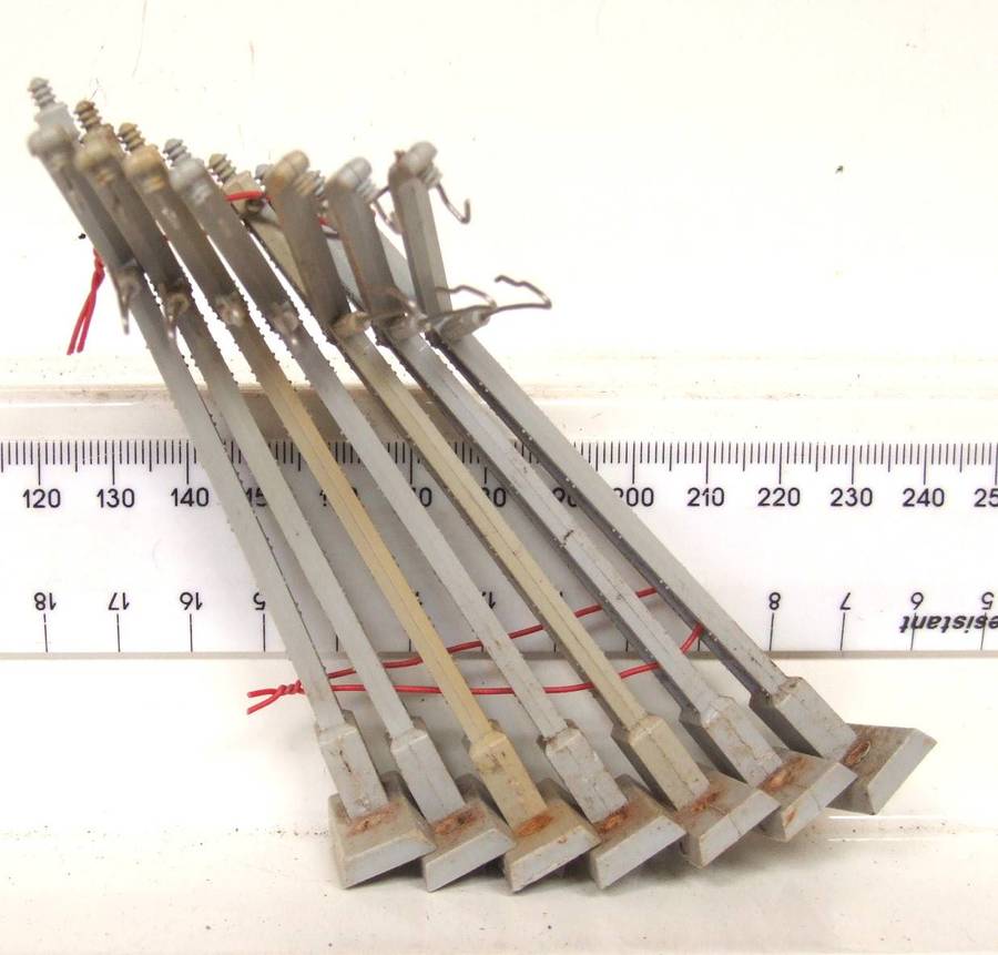 ELECTROTREN HO: 7pc Vintage Railway Canatery Masts in Fair Condition (Spain)