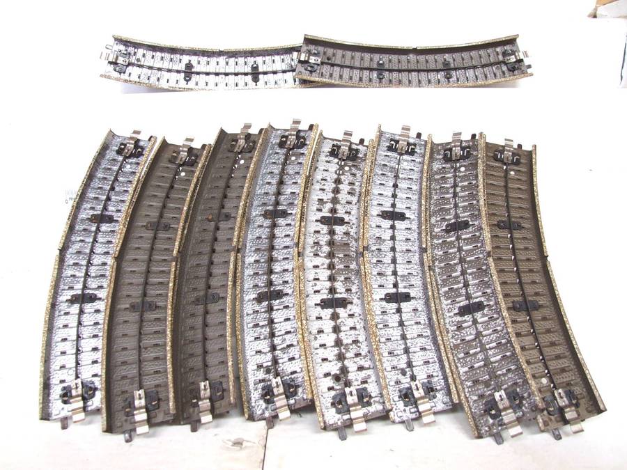 MARKLIN-M HO: 10x 3-Rail Wide Radius(5100 1/1) Steel Track in Good Used un-boxed condition.(W-GR)