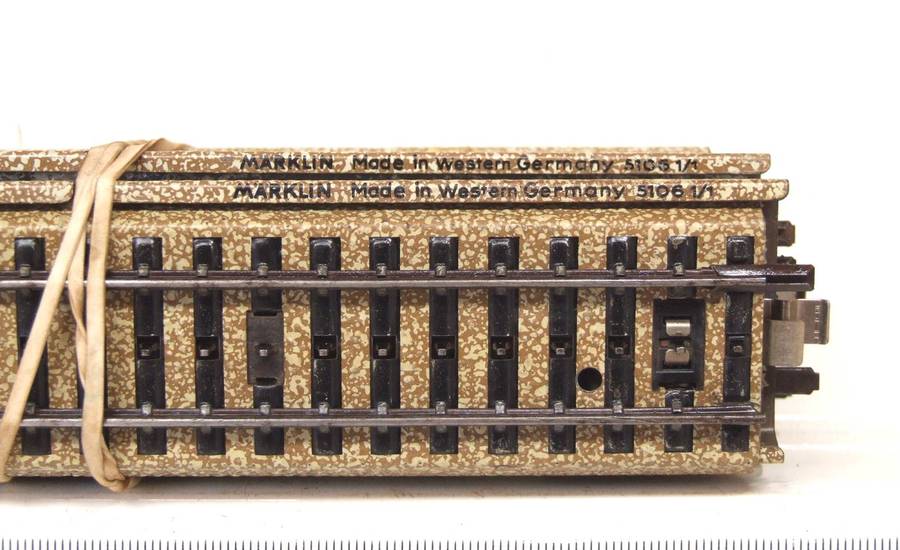 MARKLIN-M HO: 10x 3-Rail Strait(51061/1) Steel Track in Good Used un-boxed condition.(W-GR)