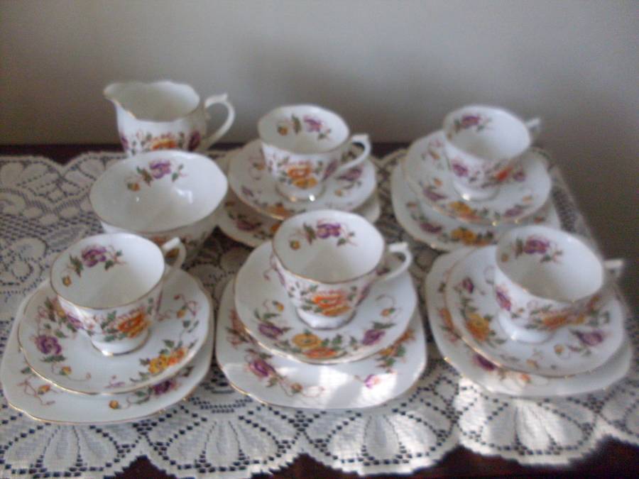 VINTAGE 17 PIECE ROYAL ALBERT TEASET...FLORAL PATTERN...SEE DESCRIPTION