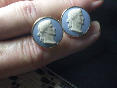 9 CT GOLD CAMEO STYLE WHITE ON LIGHT BLUE PAIR OF CUFFLINKS...9.95 GRAMS