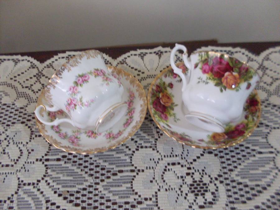 2 PRETTY ROYAL ALBERT DUOS....DIMITY ROSE AND OLD COUNTRY ROSES