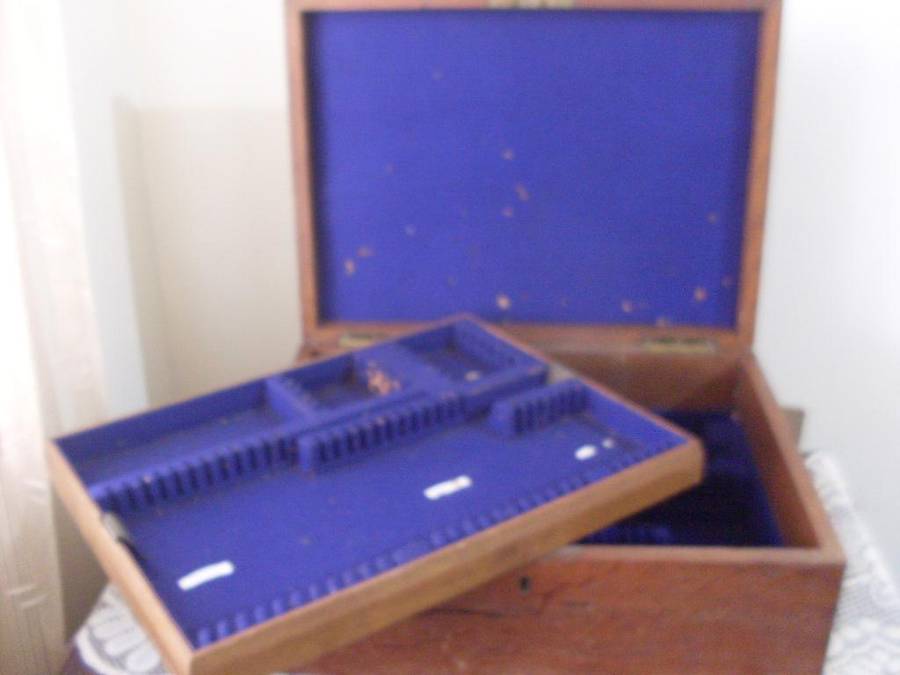 SOLID VINTAGE WOODEN EMPTY CANTEEN (DOUBLE LAYER )